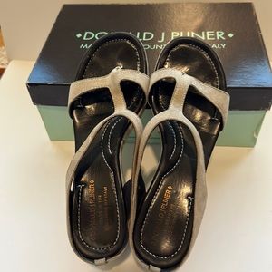 Donald J Pliner Shula-60 Sandals distressed silver size 8